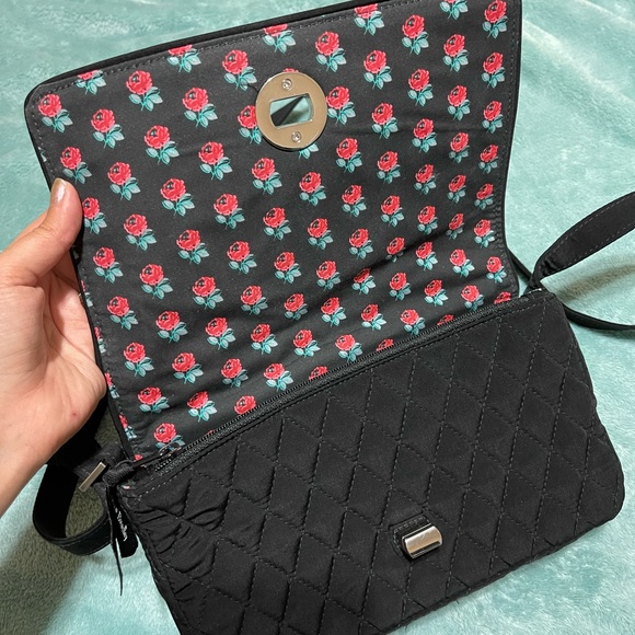 dainty Vera Bradley purse 👛💕 - Picture 3 of 4